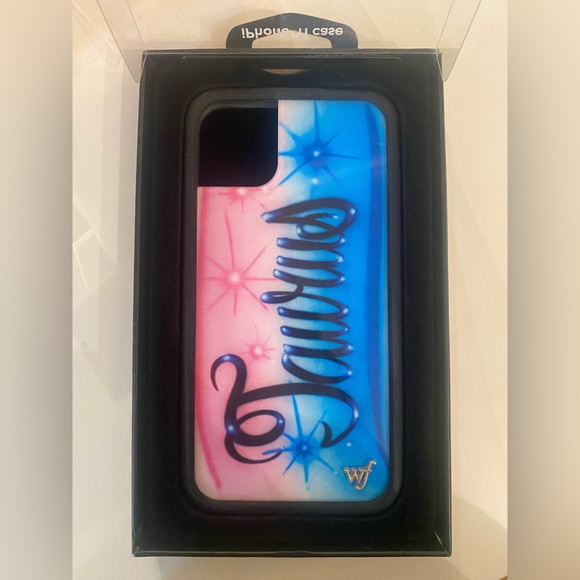 WILDFLOWER iPhone11 Taurus Star Sign Case - Picture 2 of 5